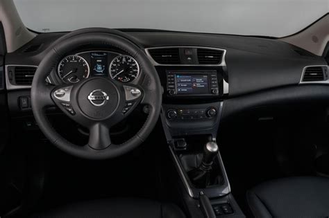 2017 Nissan Sentra Interior Pictures