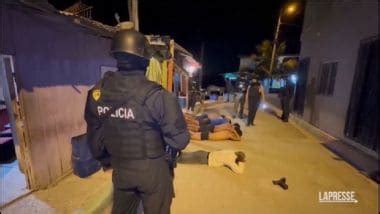 Ecuador Blitz Della Polizia Contro Le Gang Arresti Il Sole Ore