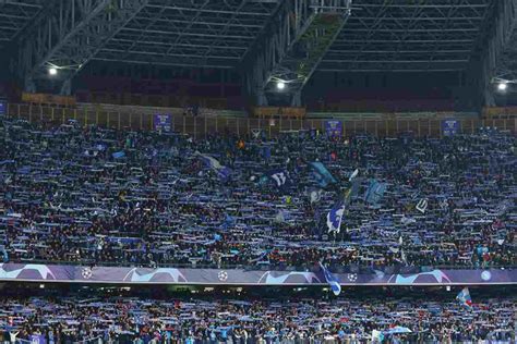 Napoli Barcellona Niente Sold Out Al Maradona I Biglietti Ancora