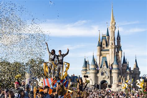 PHOTOS - UCF Knights Football Team Celebrated in parade at the Magic ...