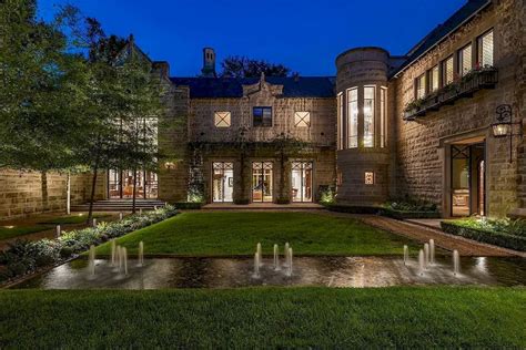 Exquisite Houston Mansion Offers Ultimate Luxury Living & Breathtaking ...