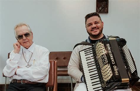 Ao som da sanfona de Fábio Carneirinho Maria da minha infância de Pe