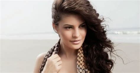 Srilankan Bollywood Actress Jacqueline Fernandez Hot And Sexy Images