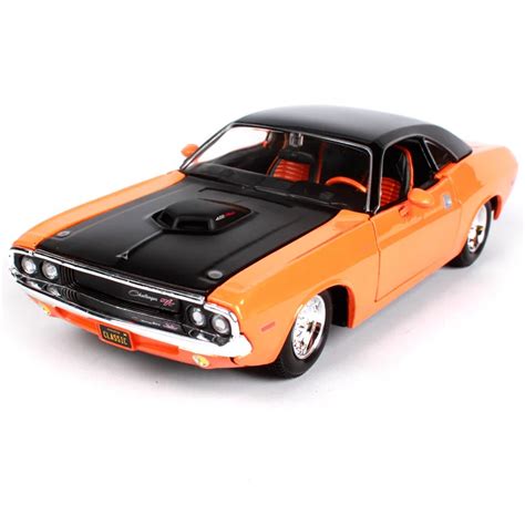 Maisto 1 24 1970 Dodge Challehger R T Classic Modern Muscle Sports Car Diecast Model Car Toy New