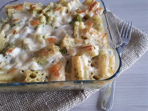 Pasta Al Forno Con Broccoli Pancetta E Mozzarella