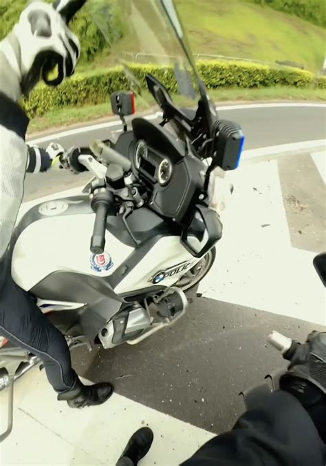 Traffic Police Officer Asks Spore Motorcyclist To Pull Over Rewards