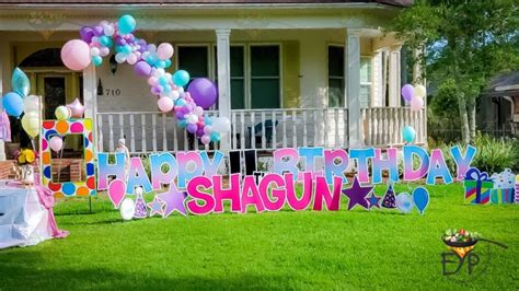 Front Yard birthday party decoration using yard signs and baloons ...