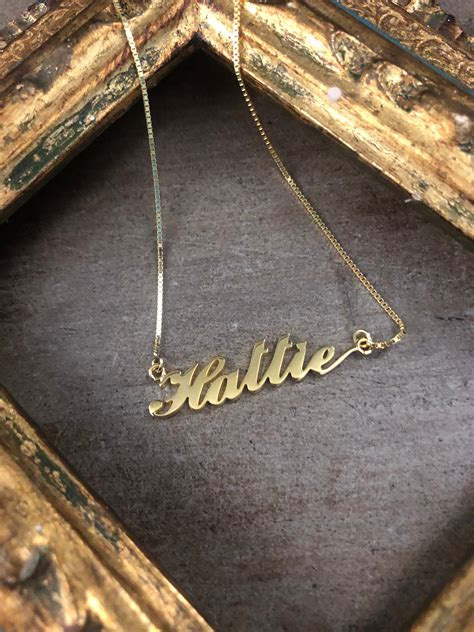 NAME CHAIN NECKLACE - SCRIPT