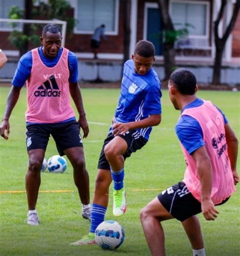 Emelec promovió al plantel de Primera a tres joyas de las Formativas