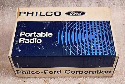 Vintage Philco Ford T 160 Boxed Solid State MW LW Radio Portable Red