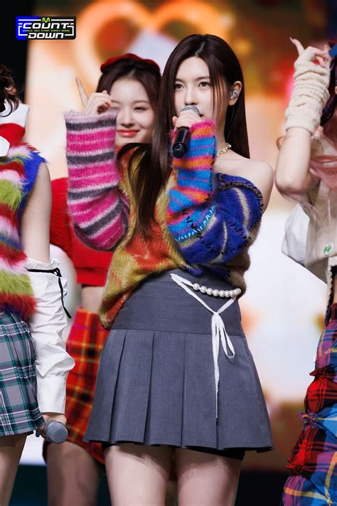 221229 NMIXX Bae 'Funky Glitter Christmas' at M Countdown | kpopping
