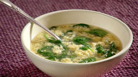 SPINACH STRACCIATELLA SOUP | FriendsEAT