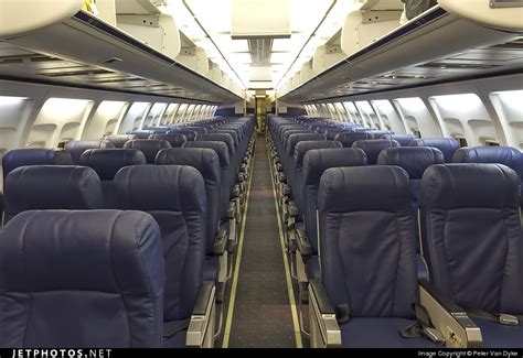 American Airlines Boeing 757 Interior