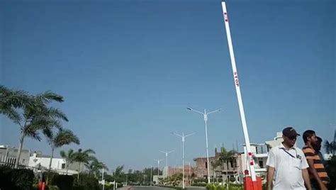 Multicolor Aluminium Road Boom Barrier At Rs In Ghaziabad Id