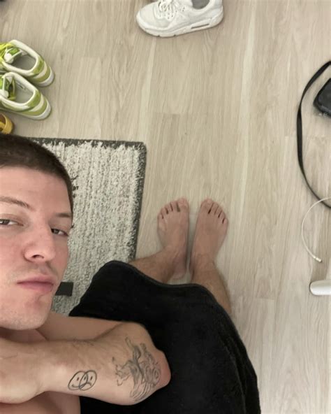 Ondreaz Lopez's feet