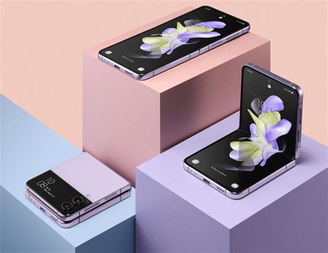 leak reveals differences  galaxy  flip   flip  talk android