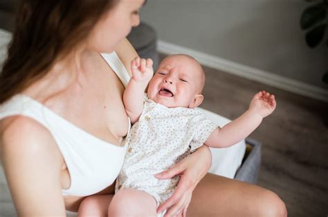 Kolka U Niemowlaka Co Robi Jak Leczy Kolk Niemowl C Rodzice