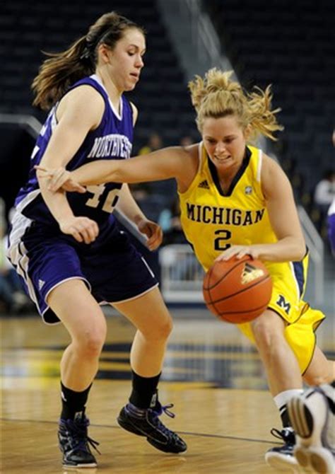 Michigan Women S Basketball Finishes Strong In Win Over Northwestern