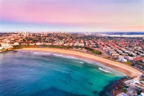bondi beach sunrise stock  pictures royalty  images istock