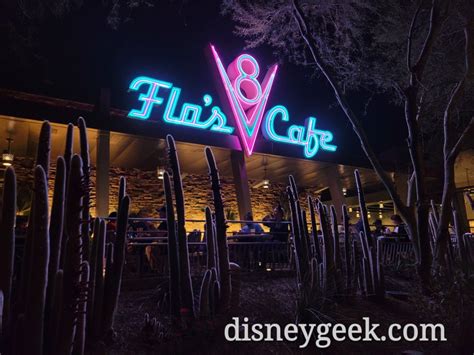 Flo's V8 Cafe in Cars Land - The Geek's Blog @ disneygeek.com