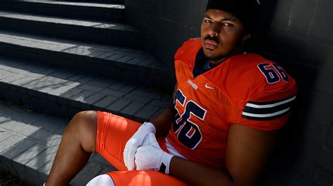Vols flip commitment of four-star offensive tackle from SEC school
