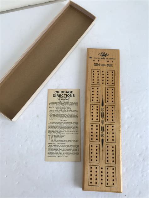 Milton Bradley 1974 Lowe Wooden Cribbage Game Vintage Board And Peg