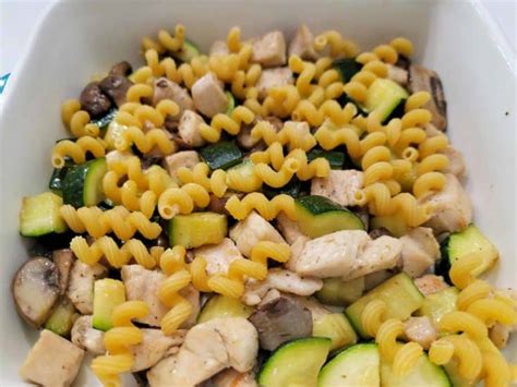 Chicken Pasta With Zucchini • Zona Cooks