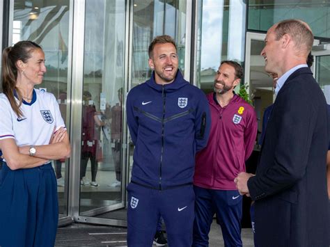 Prinz William besucht englische Fußball Nationalmannschaft vor EM Start