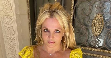 Britney Spears Sparks Concern As She Poses Naked And Teases X Rated