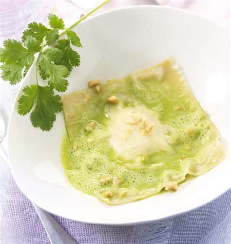 Ravioles De Tartare Bouillon Vert Aux Poireaux Recettes De Cuisine