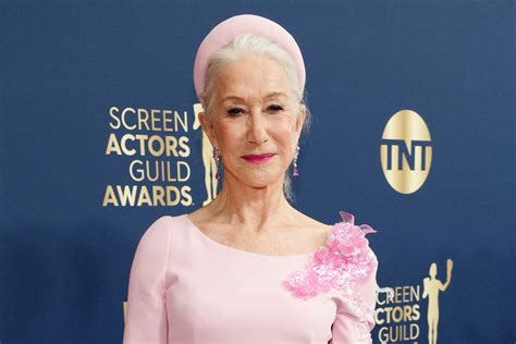 Sag Awards 2022 Helen Mirren In Dolce And Gabbana Tom Lorenzo