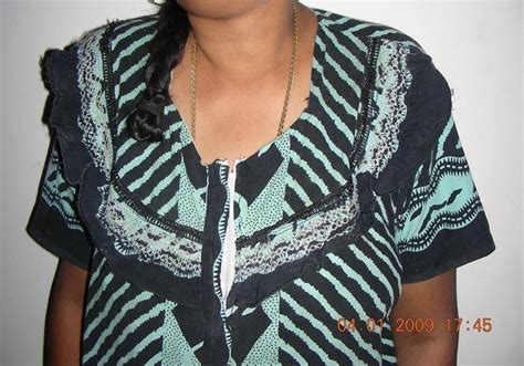 Southern Spicy Hot Aunties And Housewives Shy Housewife Aunty Exposing Her Body