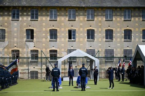 EN IMAGES Hommage aux agents pénitentiaires tués dans lEure Nous