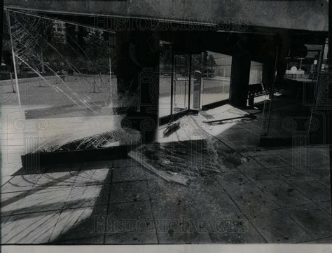 1978 Window Smashing Rampage Motorist Historic Images