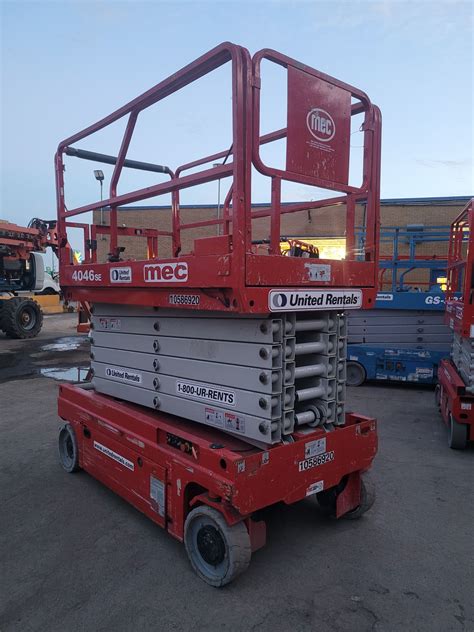 Used 2017 Mec 4046se Electric Scissor Lift For Sale In Saint Laurent