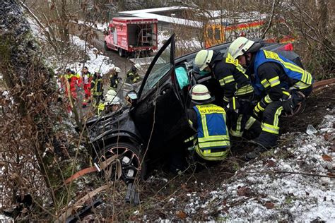 Aktualisiert Schwerer Verkehrsunfall Auf Der L278 Bei Gebhardshain