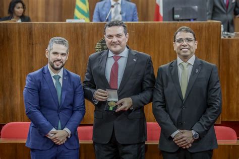 Presidente Celso Barros Recebe Medalha Em Homenagem Advocacia Na