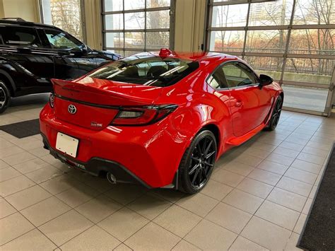 2022 Toyota 86 Premium Interior in Track Red: Photo Gallery - evto.ca