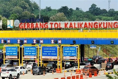 One Way Selesai Arus Di Gerbang Tol Kalikangkung Kembali Normal Dua