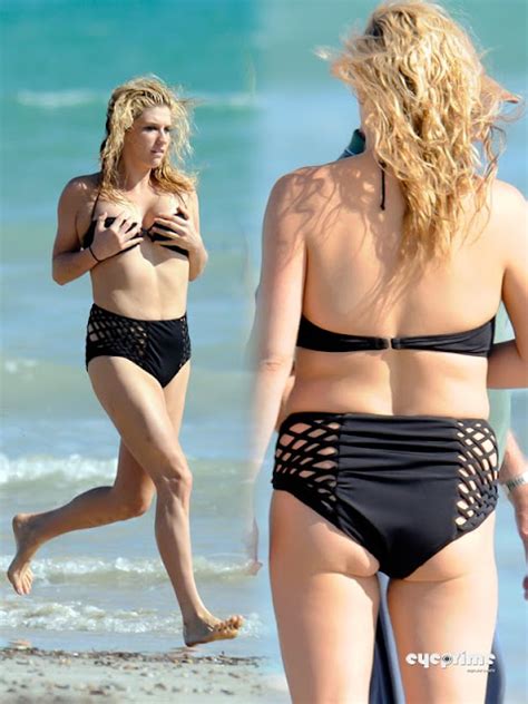 EYEPRIME High Def Celebs Kesha Shows Off Her Bikini Body