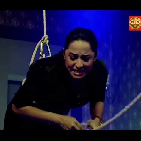 Cid Action Scene Purvi Saves Abhijits Life Youtube