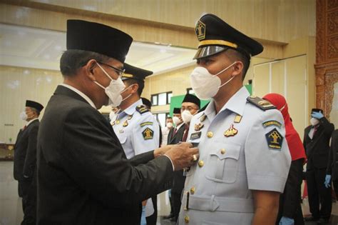 Lantik Dan Ambil Sumpah Pejabat Administrasi Anggota MPDN Dan