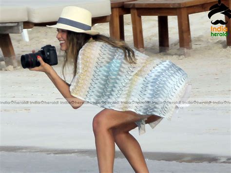 Jessica Alba Hot And Sexy While Wearing Bikini At St Barts