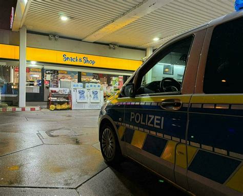 Raub Berfall Auf Tankstelle In Bonn Polizei Fahndet Nach T Ter