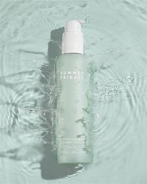 A gentle, pH-balancing gel cleanser that treats skin to a restoring ...