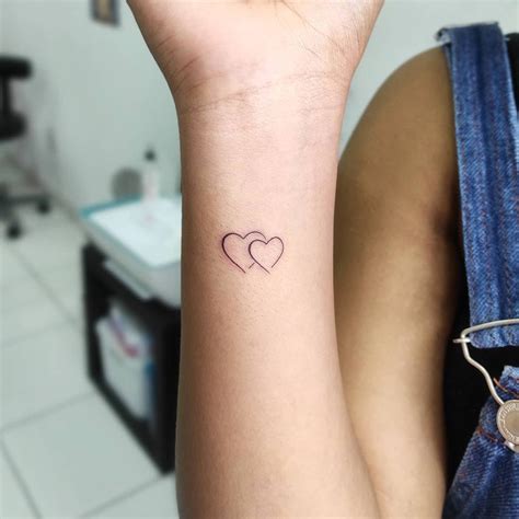 Tatuagem de coração no dedo 50 inspirações cheias de significado