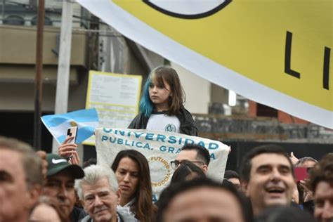 Multitudinarias marchas universitarias en todo el país El Litoral