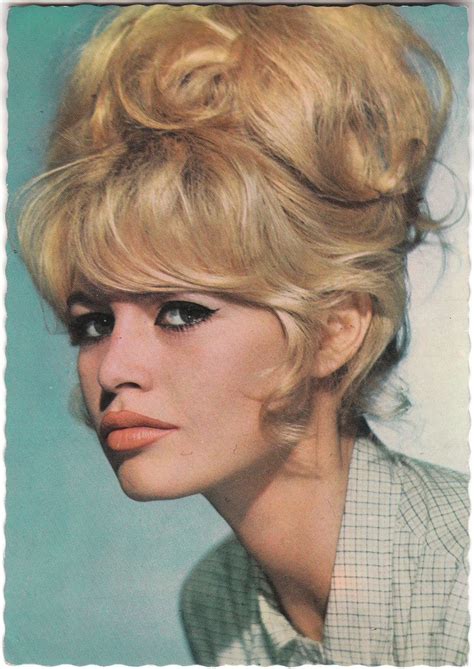 Brigitte Bardot In 2020 Bardot Hair Brigitte Bardot Vintage Hairstyles