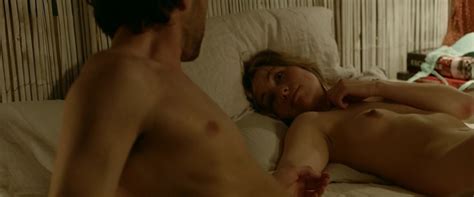 Nude Video Celebs Sanne Langelaar Nude Sophie Vroegop Nude Alles Is Familie 2012