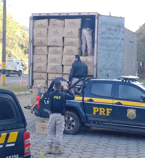 Caminhoneiro é preso por contrabando 500 mil maços de cigarro